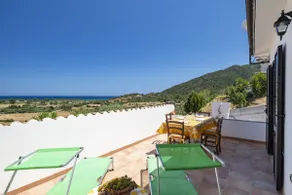Chambre chez l'habitant avec terrasse, internet haut débit et jardin | Vue montagne | Avec animaux admis - Image 2
