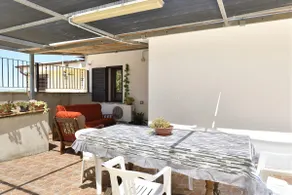 Chambre chez l'habitant avec terrasse, internet haut débit et jardin | Vue montagne | Avec animaux admis - Image 4