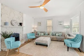 Adorable Renovated Beachfront Retreat w/ Private D - Image 3