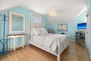 Adorable Renovated Beachfront Retreat w/ Private D - Image 5