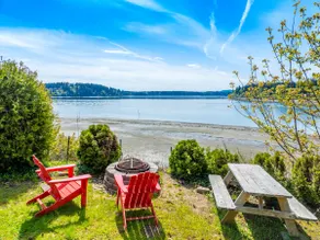 Shelton Waterfront hot tub fire pit beach garden - Image 3