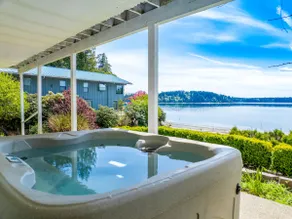 Shelton Waterfront hot tub fire pit beach garden - Image 2