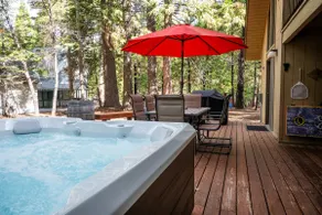 Evergreen Pinecone Cottage • Hot Tub • Pool Access • Espresso • A/C - Image 3