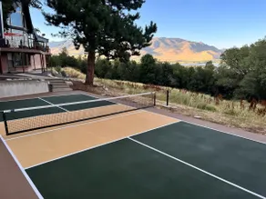 15 Acre Retreat Near Eden, Pickleball and Sauna - Image 3
