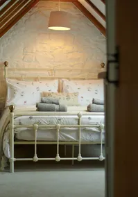 Hawthorn Cottage - Image 1