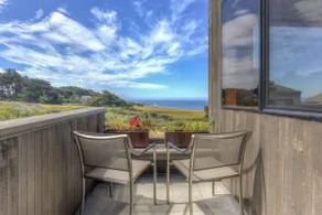 3BR for 6 w/ BBQ, Hot Tub & Ocean Views! - Image 3