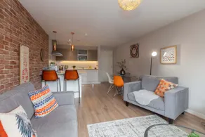 Lancaster City Lejlighed med Parkering - Image 3