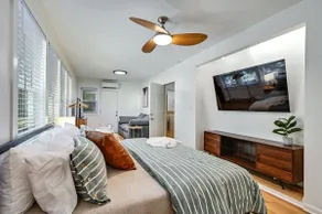 Large 6BR Lakefront Home With Private Pool & Views - Image 3