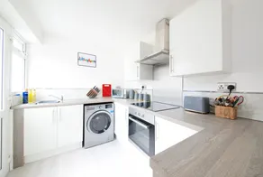 GuestReady Moderno 2BR Casa por Anfield Stadium - Image 4