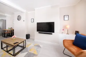 GuestReady Moderno 2BR Casa por Anfield Stadium - Image 2