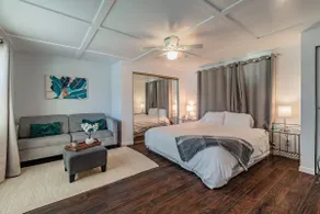 Cozy & Charming Studio Close to Downtown - Image 4