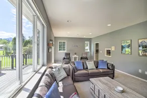 Riverside North Bend Oasis: Stunning Mountain View - Image 4
