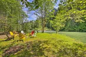 Riverside North Bend Oasis: Stunning Mountain View - Image 2