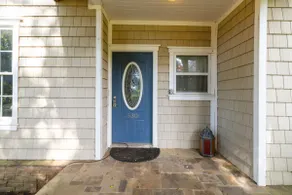 Quiet Country Farmhouse - Image 2