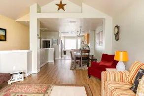 ROCKAWAY TOWNHOUSE – 100 STEPS TO THE BEACH! - Image 5