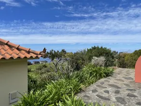 Aloes bungalow is cheerful, sunny and spacious - Image 5