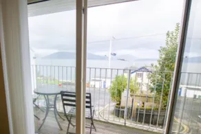 Beautiful 3-Bed Apartment in Gourock - Image 3