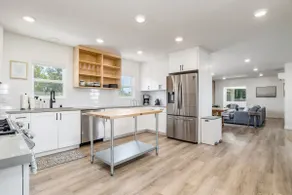 New Midtown Farmhouse - Hot Tub, Patio, Gym - Image 2