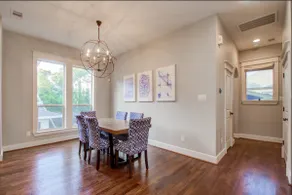 Southern Charm Meets Easy Convenience 5 mins to DT - Image 3