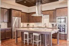 Southern Charm Meets Easy Convenience 5 mins to DT - Image 4
