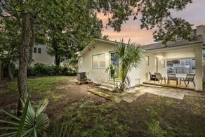 *COMFY N. MYRTLE HOUSE*3 NEW Queens*Steps to the Beach*V384 - Image 2