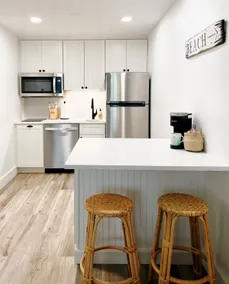 516-Remodeled Suite Retreat 3 min walk to beach! - Image 5