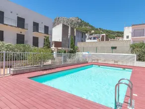 Stunning sea views with private pool - Image 4