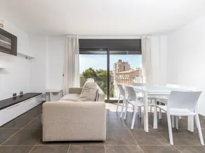 Stunning sea views with private pool - Image 3