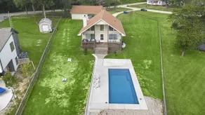 Lakefront home with huge yard and picturesque front Porch - Image 3