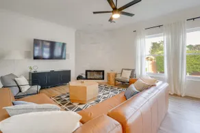 Pool Table, Putting Green: Luxury Oasis in Mesa - Image 5