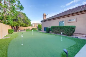 Pool Table, Putting Green: Luxury Oasis in Mesa - Image 2