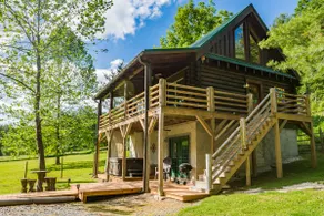 Every Amenity & on the New River & Hot Tub! - Image 2