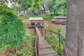 Yard + 15' Boat Slip: Waterfront Grove Getaway - Image 3
