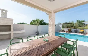 Villa Nia with Private Pool - Image 2
