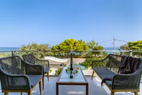 villa on the sea - Image 2