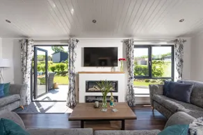 Juniper Lodge, 28 Roadford Lake Lodges - Image 2