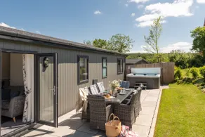 Juniper Lodge, 28 Roadford Lake Lodges - Image 3