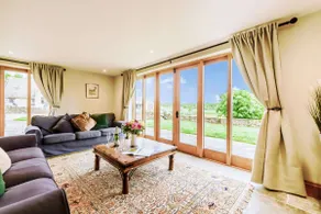 Dog friendly holiday cottage in the Cotswolds with a hot tub - Owls Roost - Image 2