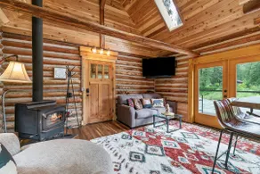 Small Timbers- riverfront w/ mountain views + spa! - Image 5