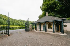 The Lodge Gatehouse at Coombe Lodge - Image 4