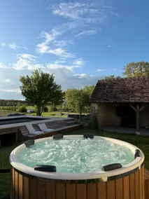 Domaine Le Pineau Private Pool & Nordic Jacuzzi Loire Valley - Image 3