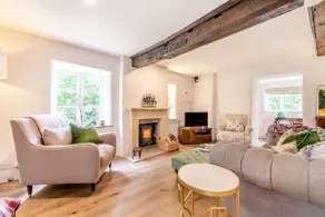Three bedroom pet friendly holiday home in the Cotswolds - Norman Chapel - Image 4