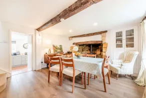 Three bedroom pet friendly holiday home in the Cotswolds - Norman Chapel - Image 3