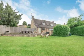 Three bedroom pet friendly holiday home in the Cotswolds - Norman Chapel - Image 5