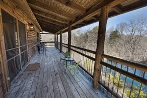 Lazy Lane Cabins - Bushwood Cabins - Image 3