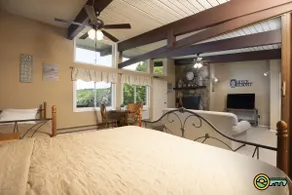 Logan Lodge (Unit #135) | Ski/MTB/Golf | Ski slope & Resort valley views | Vaulted ceilings! - Image 5