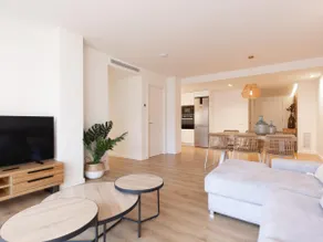 Bravissimo Falcó, 3 bedrooms and balcony - Image 3