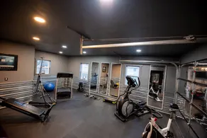 Comfort & Fun: House + Game Room & Fitness Room - Image 3