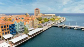 Scenic Blue Marlin Apartment in Willemstad - Image 2