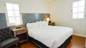 Colonial Hotel & Suites - Image 5